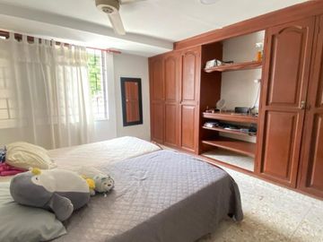 casa en venta en las mercedes. Cod V342