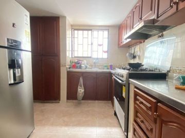 casa en venta en las mercedes. Cod V342