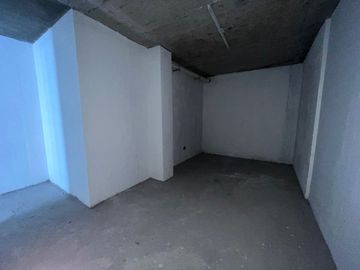 Local comercial de planta libre en obra en Arturo Prat