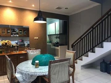 6 Bedroom House for sale