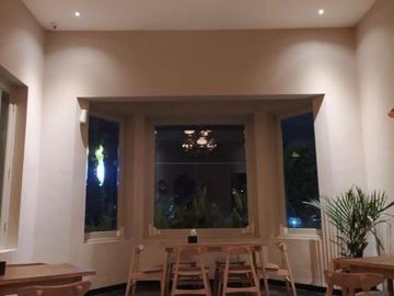 Rumah Jln Khairil Anwar Listrik 13.200 watt Hadap Selatan