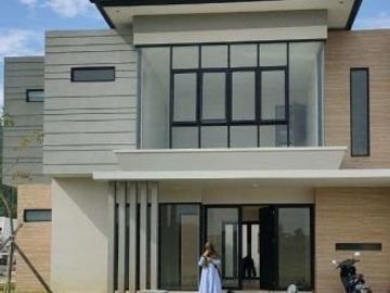 FONTANA Luxury Home Resort with Lovely View in Ungaran