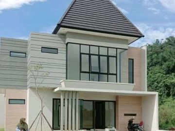 FONTANA Luxury Home Resort with Lovely View in Ungaran