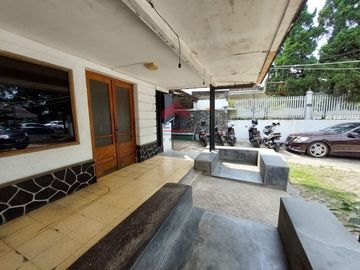 Rumah Mainroad Supratman Cihapit Bandung Wetan