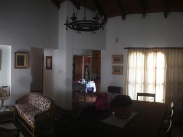 CASA IMPECABLE - Bº SAN ALFONSO - VENTA