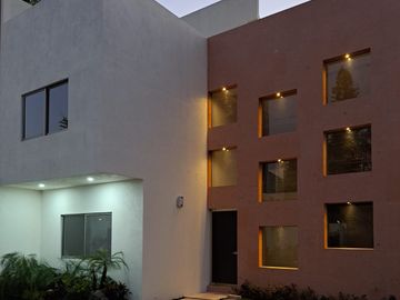 VENDO HERMOSA  $ 6,200,000 CASA EN CONDOMINIO EN CUERNAVACA MOR