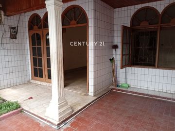 Rumah 2 Lantai Lokasi Strategis Di Pondok Kelapa S8337