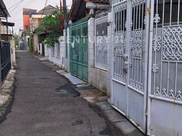 Rumah 2 Lantai Lokasi Strategis Di Pondok Kelapa S8337