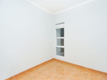 Rumah Siap Huni 6 Menit ke Terminal Cimulang 1 Lt Hadap Timur J-23368