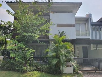 Rumah San Antonio Pakuwon City MINIMALIS SIAP HUNI MURAH