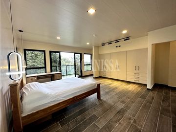Oportunidad! Se Vende Moderna Casa en Altos del Maria