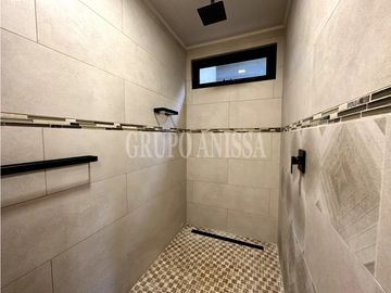 Oportunidad! Se Vende Moderna Casa en Altos del Maria