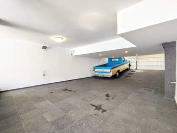 VENTA CASA CON ALBERCA EN FRACC. TANGAMANGA