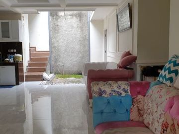 Rumah Cantik Dan Bagus Di Sektor 5 - 4381
