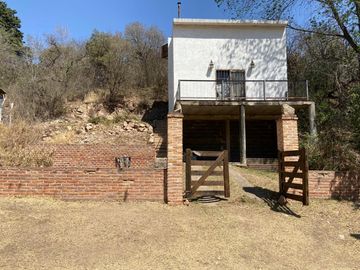 CASA TIPO LOFT EN BIALET MASSE CON PATIO Y COCHERAS