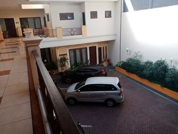Dijual Rumah Usaha Raya Kertajaya Indah, Surabaya Timur. Cocok Buat Home Stay