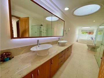 Venta de Casa Lujosa en El Poblado