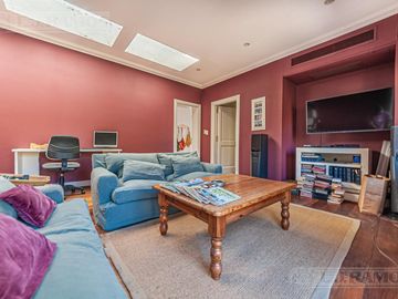 Casa en venta en Martindale C.C sobre cancha de polo. Amenities. Pilar