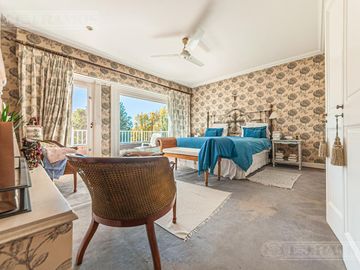 Casa en venta en Martindale C.C sobre cancha de polo. Amenities. Pilar