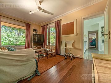 Casa en venta en Martindale C.C sobre cancha de polo. Amenities. Pilar