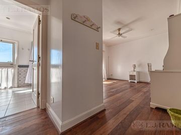 Casa en venta en Martindale C.C sobre cancha de polo. Amenities. Pilar