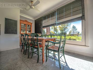 Casa en venta en Martindale C.C sobre cancha de polo. Amenities. Pilar