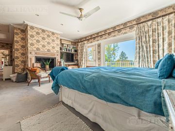 Casa en venta en Martindale C.C sobre cancha de polo. Amenities. Pilar