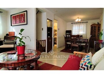 Excelente Vivienda familiar, con departamento interior.