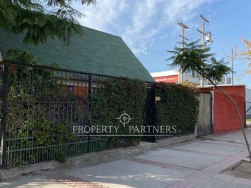 Excelente Vivienda familiar, con departamento interior.