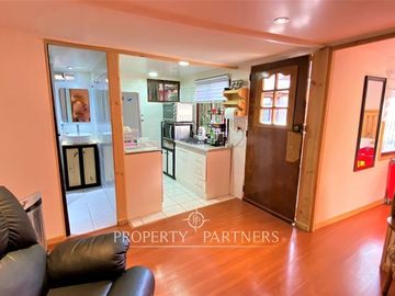 Excelente Vivienda familiar, con departamento interior.