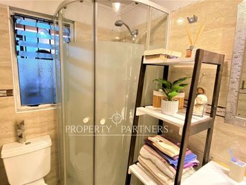 Excelente Vivienda familiar, con departamento interior.