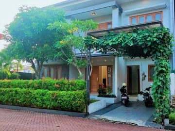 Rumah Modern Dalam Perumahan dekat JCM