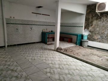 Rumah Siap Huni Kutisari Indah Selatan di Surabaya Dekat Petra