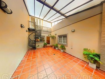 Guardia Nacional 1894. Casa tres ambientes en lote propio. 98m2. Cochera, lavadero y terraza.
