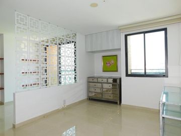 apartamento en arriendo/venta en altamira. Cod V89845