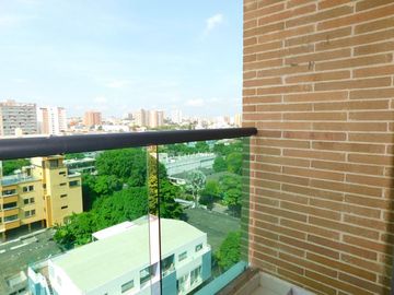 apartamento en arriendo/venta en altamira. Cod V89845