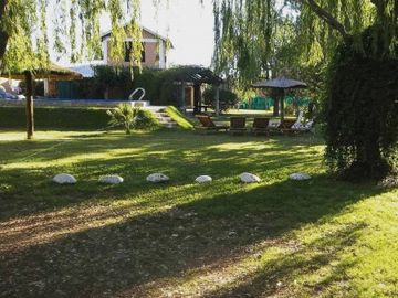 COMPLEJO DE CABAÃAS Y CASA.
