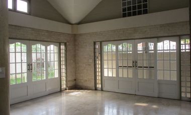 House for rent in Cebu City, Silver Hills with adjacent vacant lot also for sale