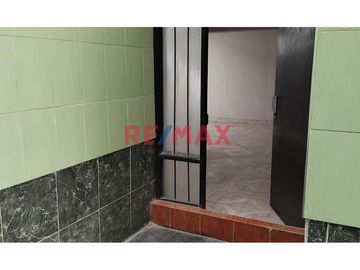 💰 Precio: $130,000 dólares – NEGOCIABLE
📍 Ubicación: Calle La Ladera 175 – Urbanización 3 de Octubre, Chiclayo
📐 Área: 160 m²
📄 Documentación en re
