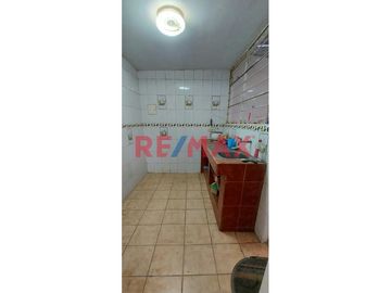 💰 Precio: $130,000 dólares – NEGOCIABLE
📍 Ubicación: Calle La Ladera 175 – Urbanización 3 de Octubre, Chiclayo
📐 Área: 160 m²
📄 Documentación en re