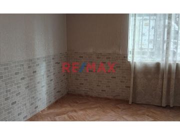 💰 Precio: $130,000 dólares – NEGOCIABLE
📍 Ubicación: Calle La Ladera 175 – Urbanización 3 de Octubre, Chiclayo
📐 Área: 160 m²
📄 Documentación en re