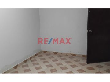 💰 Precio: $130,000 dólares – NEGOCIABLE
📍 Ubicación: Calle La Ladera 175 – Urbanización 3 de Octubre, Chiclayo
📐 Área: 160 m²
📄 Documentación en re