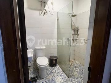 Rumah Cantik Fully Furnished Dalam Kompleks Nyaman Di Bintaro