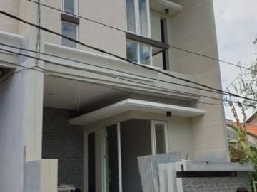 Rumah di Wonorungkut