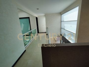 Casa residencial en venta cluster 999 Lomas de Angelópolis, Puebla.