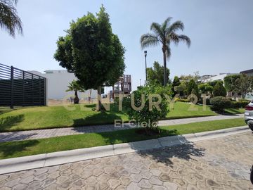 Casa residencial en venta cluster 999 Lomas de Angelópolis, Puebla.