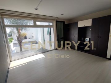 Casa residencial en venta cluster 999 Lomas de Angelópolis, Puebla.