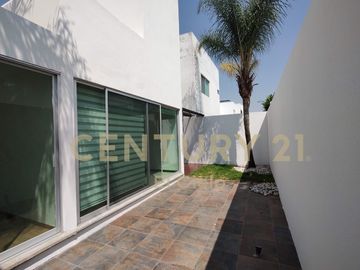 Casa residencial en venta cluster 999 Lomas de Angelópolis, Puebla.
