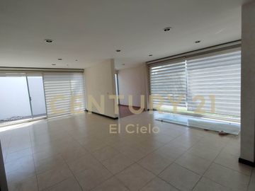 Casa residencial en venta cluster 999 Lomas de Angelópolis, Puebla.