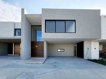 Casa en VENTA en LOMAS DEL DORADO